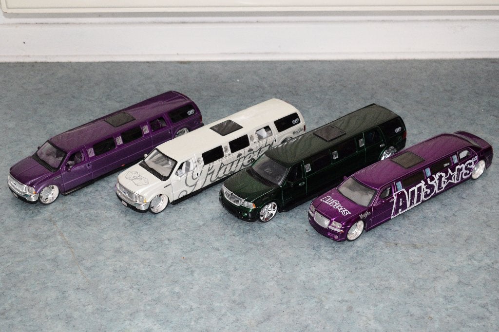 liquidatie 4 miniatuur limousine maisto automobiel 1:24, Ophalen of Verzenden, Maisto