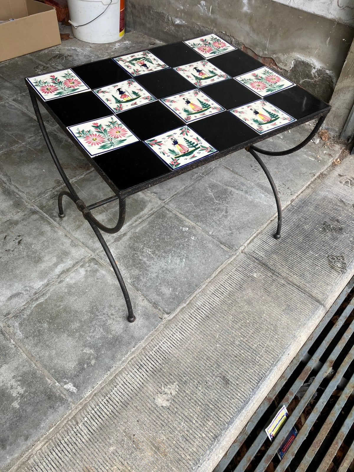 Petite table ancienne, Enlèvement, Utilisé