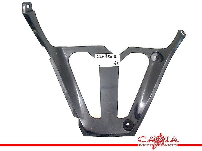 V-COWL INNER FAIRING GSX R 750 2004-2005 (GSXR750 K4 / K5), Dhr. S. di Majo, Utilisé, Info@cama-motorparts.nl, P.J. Troelstraweg 8 8
3144 CX  MAASSLUIS, NL