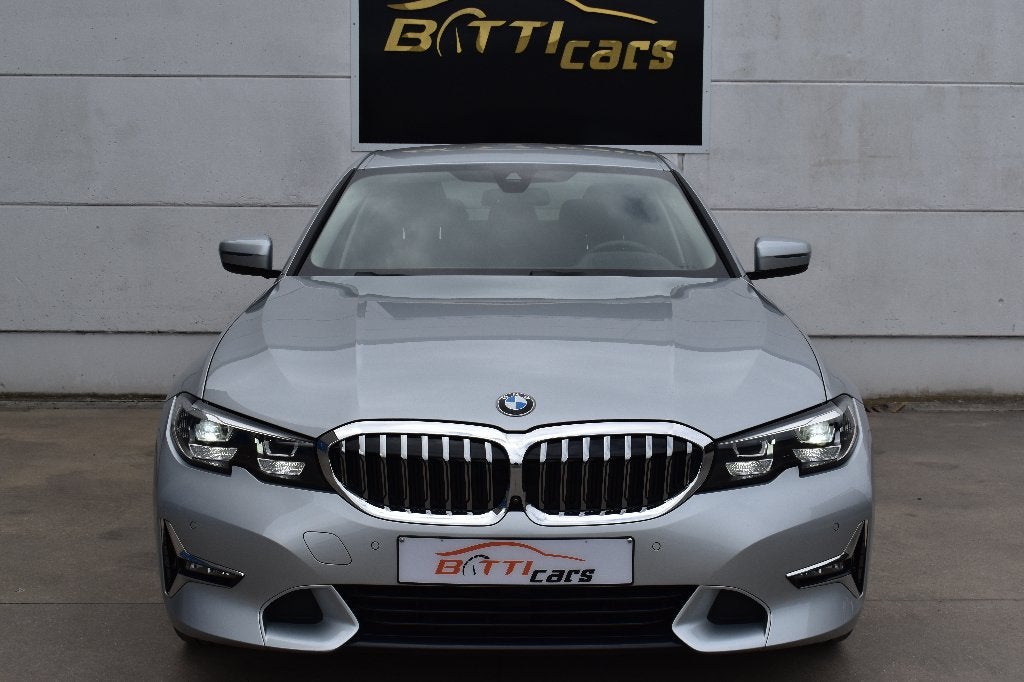 BMW 330e Hybrid || Luxury-Line || HUD || 360Camera, Auto's, BMW, Automaat, Achterwielaandrijving, 4 cilinders, https://public.car-pass.be/vhr/8c1abb15-61bf-4110-80e5-a96d57560ce3