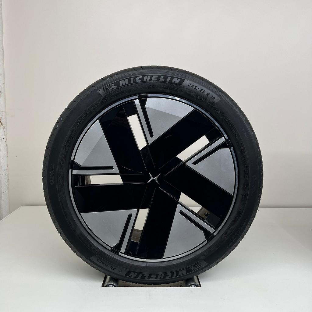 Polestar 2 - 19 inch - zomerbanden, Auto-onderdelen, Banden en Velgen, 19 inch, Banden en Velgen, Ophalen of Verzenden, Personenwagen