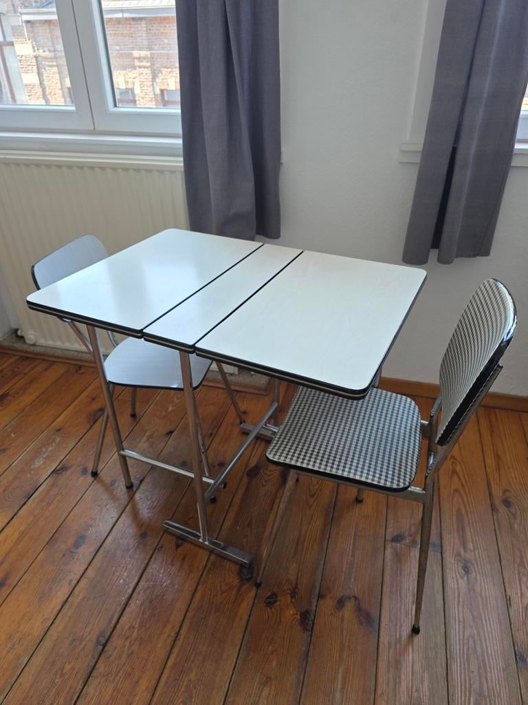 Formica tafel en 2 stoelen - Vintage, Huis en Inrichting, Tafels | Eettafels, Gebruikt, 50 tot 100 cm, 50 tot 100 cm, tot twee personen
