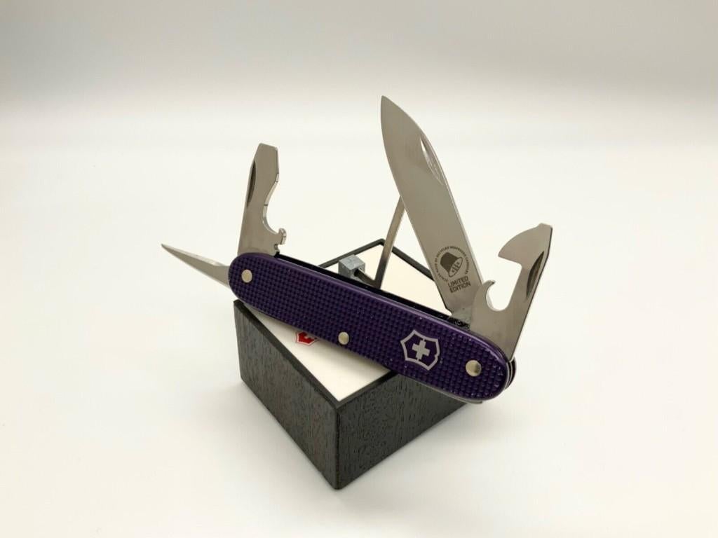 Victorinox Indigo Purple no 01 Nespresso Arpeggio Pioneer, Caravans en Kamperen, Kampeergereedschap, Gebruikt, Ophalen of Verzenden