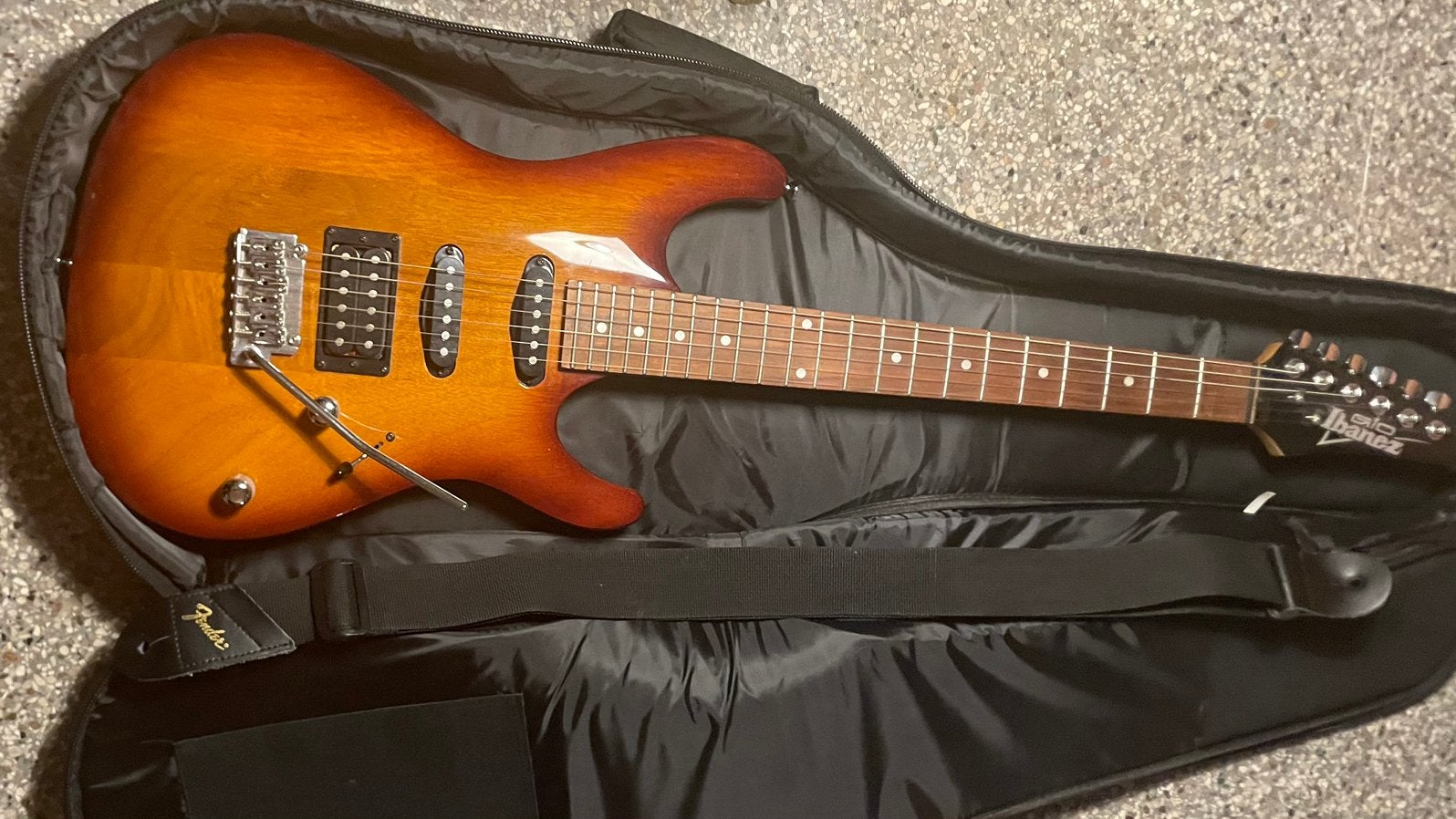Gitaar Gio ibanez, Musique & Instruments, Enlèvement, Comme neuf, Solid body, Ibanez