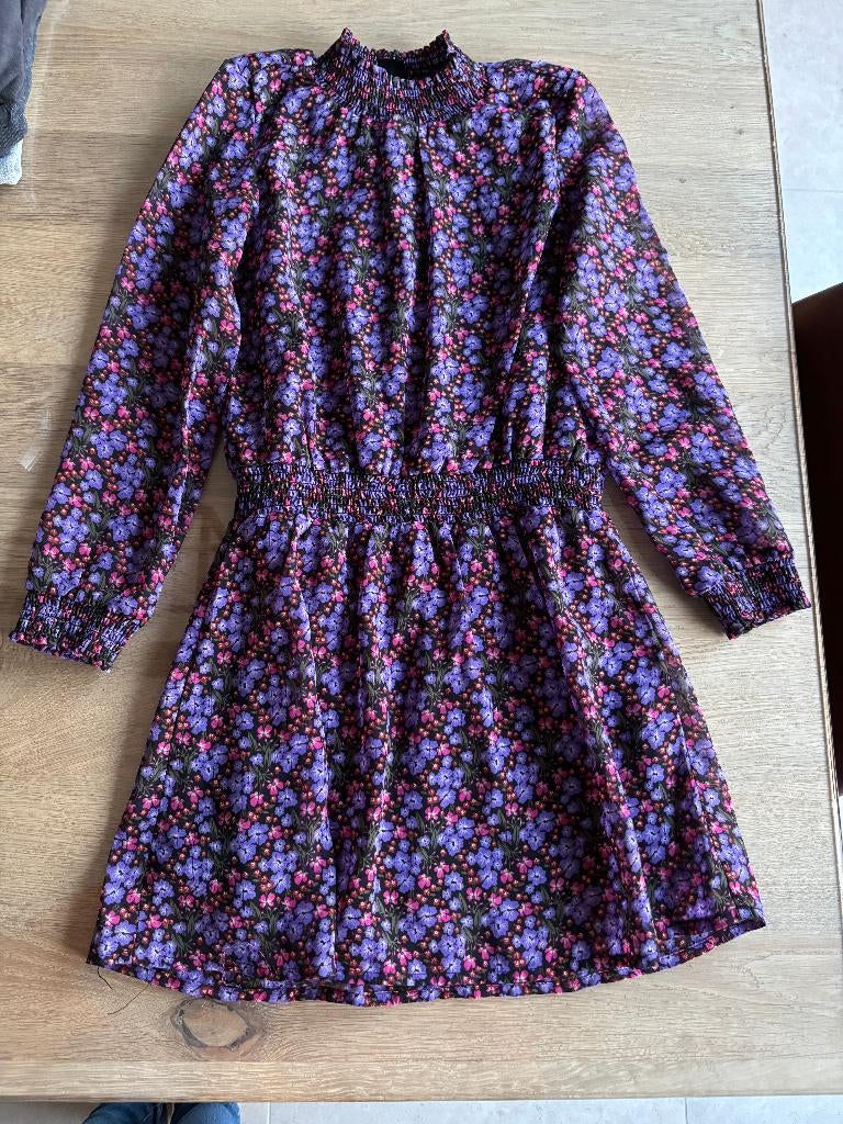 paars kleedje met lange mouwen maat 134 - BD1, Kinderen en Baby's, Kinderkleding | Maat 134, Gebruikt, Meisje, Setje, Ophalen of Verzenden