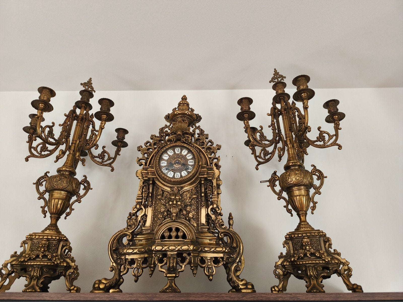 Antike franse bronzen pendule met kandelar, Ophalen of Verzenden