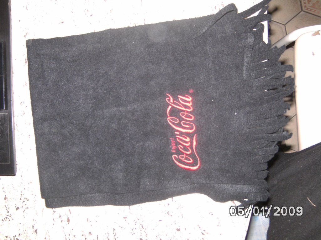 coca cola sjaal, Collections, Vêtements & Patrons, Enlèvement, Comme neuf, Chapeau, Casquette ou Écharpe, Coca cola