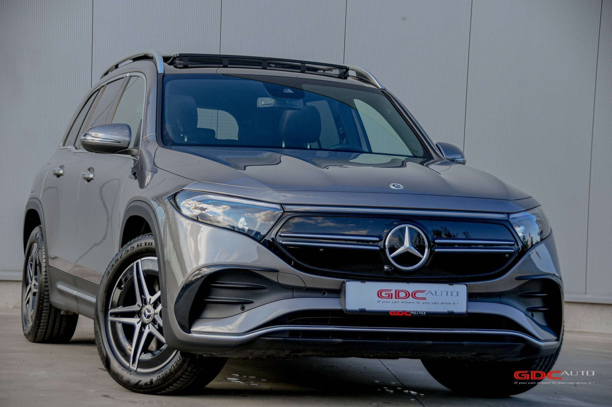 Mercedes-Benz EQB 350 AMG LINE - 4 MATIC -PANO DAK - 7PL, Automaat, 215 kW, 2175 kg, Alcantara