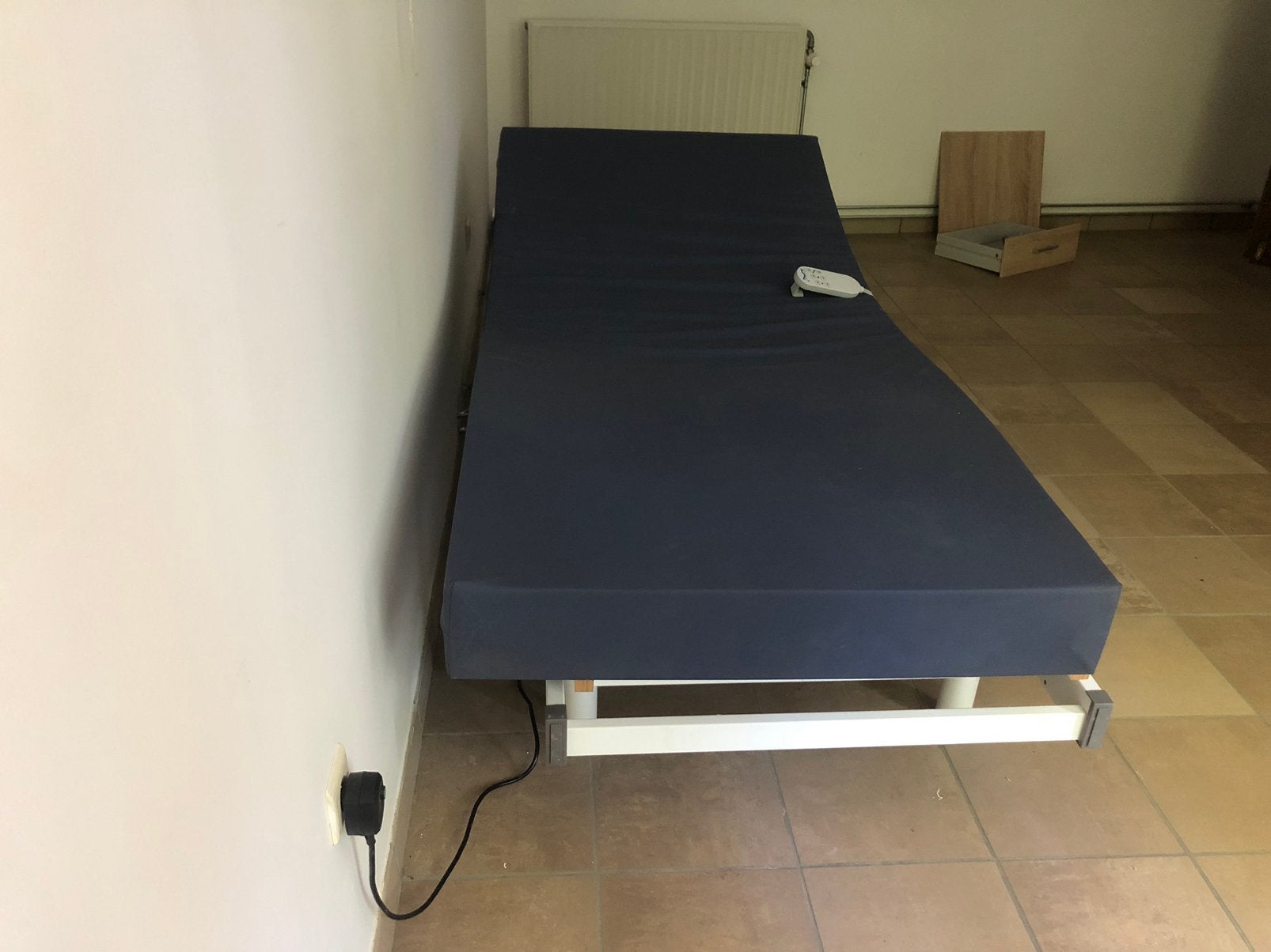 Lit médicalisé neuf +matelas neuf!, Huis en Inrichting, Slaapkamer | Bedden, Ophalen, Zo goed als nieuw