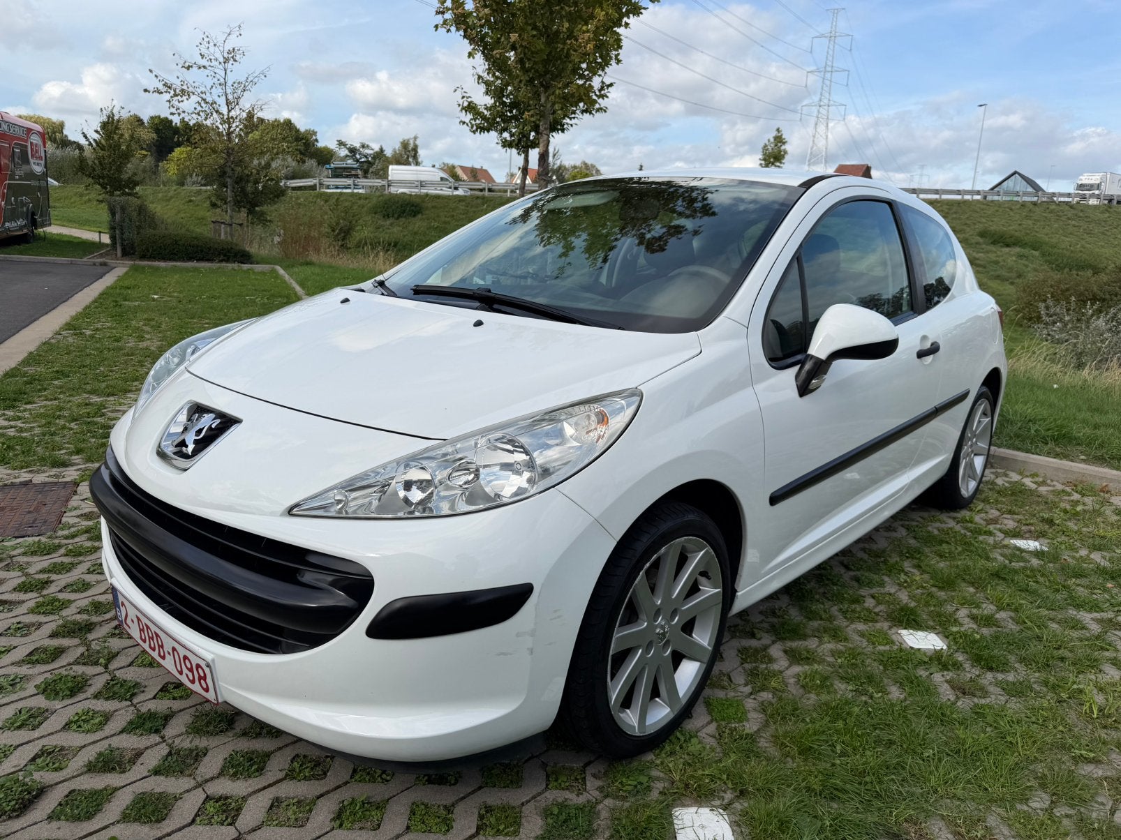 Peugeot 207 1.4 essence * CT ok * prête a etre imat, Achat, 5 places, Particulier, Tissu