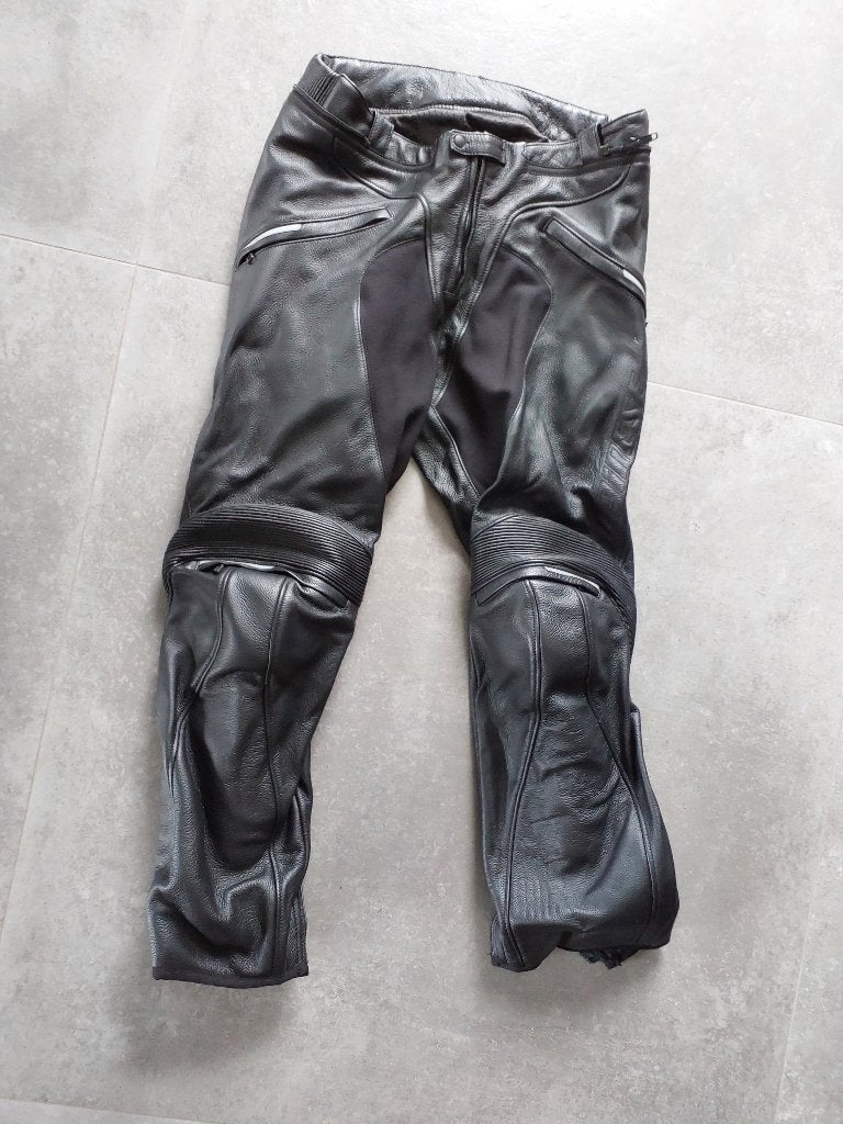 PANTALON CUIR NOIR DAINESE Taille 54, Motos, DAINESE, Enlèvement, Neuf, sans ticket, Pantalon | cuir