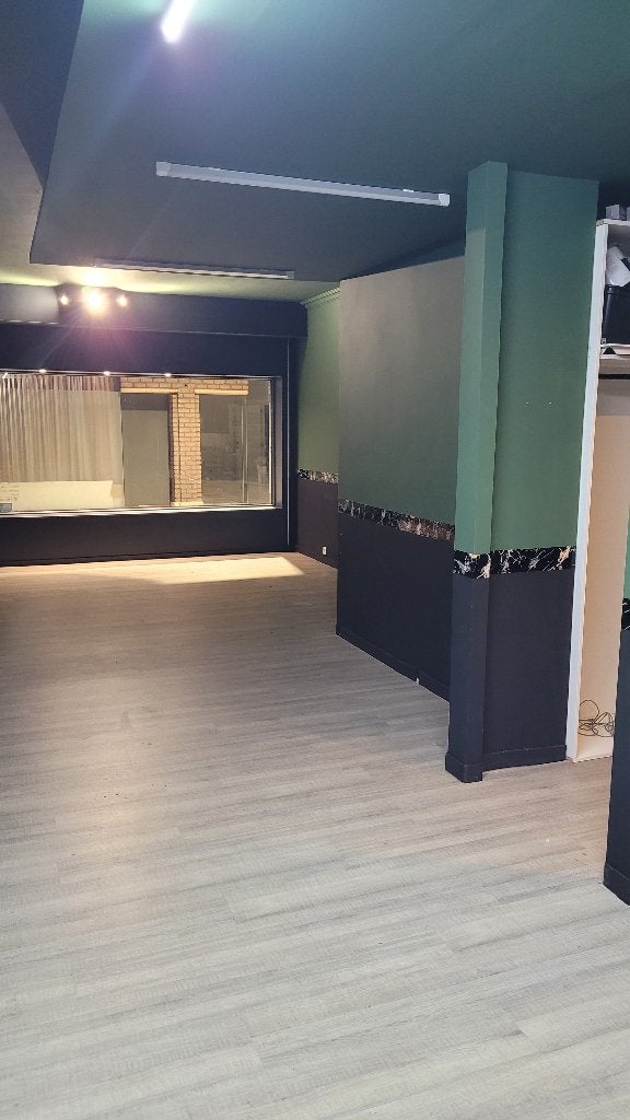 Handelspand in shopping center, Immo, 50 m² of meer, Genk