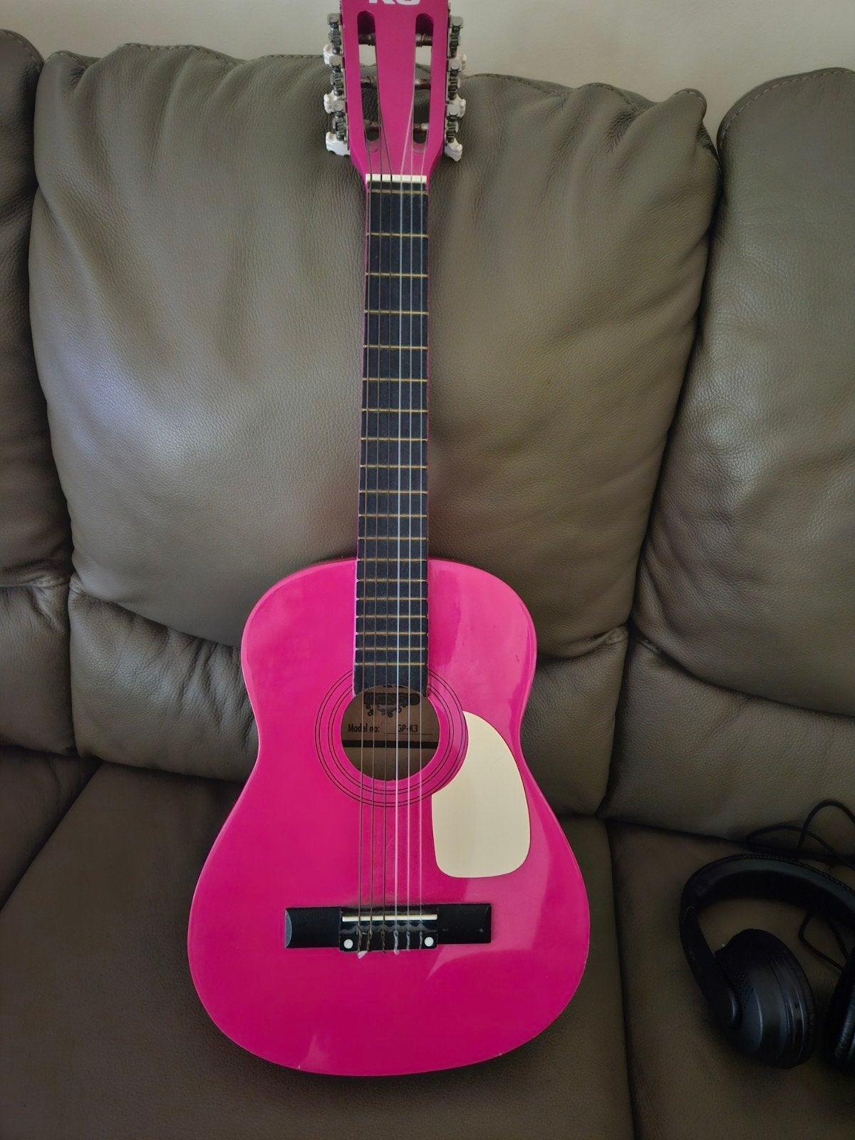 Gitaar voor kinderen K3, Ophalen