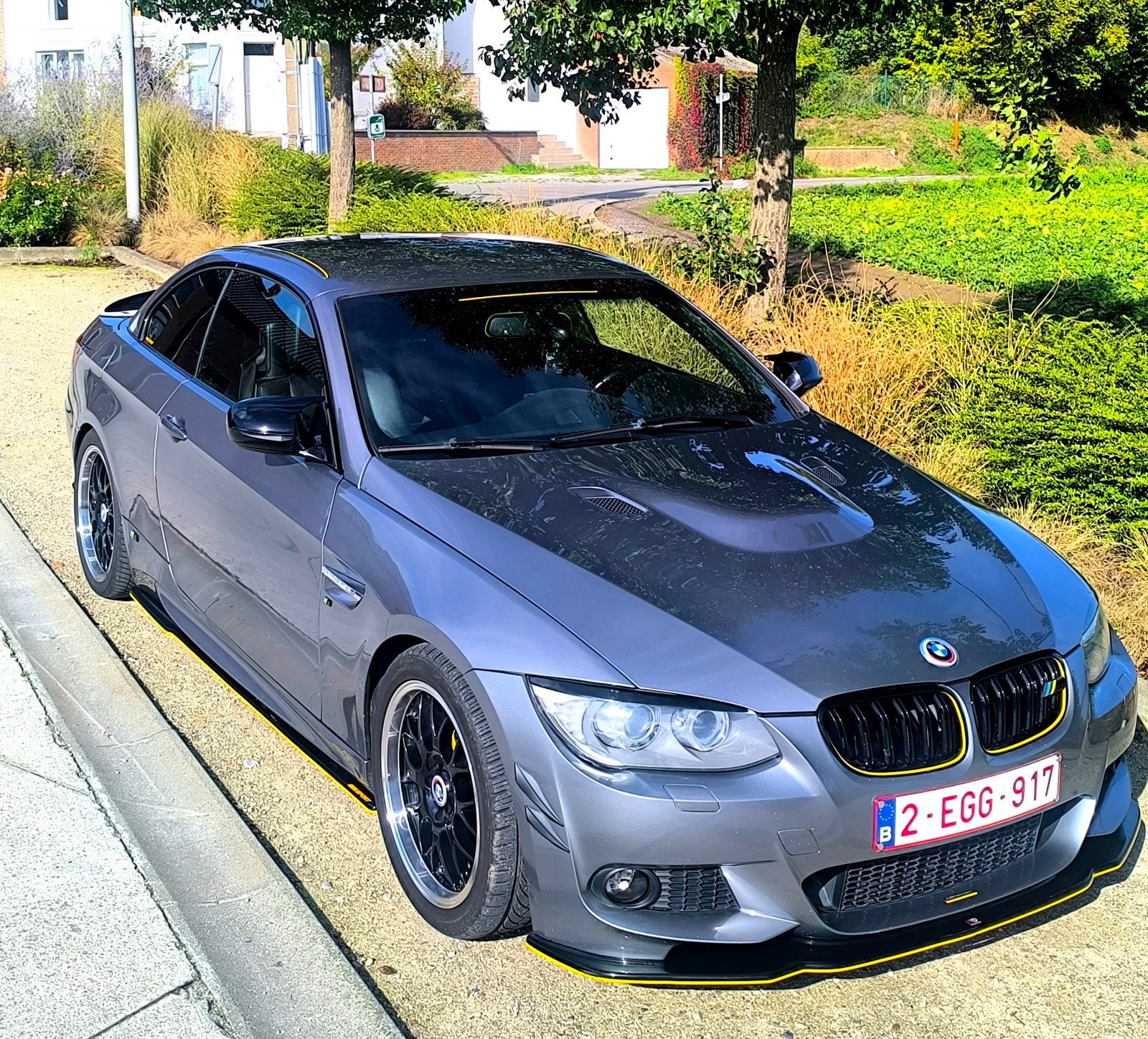 BMW E93 Conditie Showroom 320D Unique, Auto's, Achterwielaandrijving, Zwart, 4 cilinders, Cabriolet