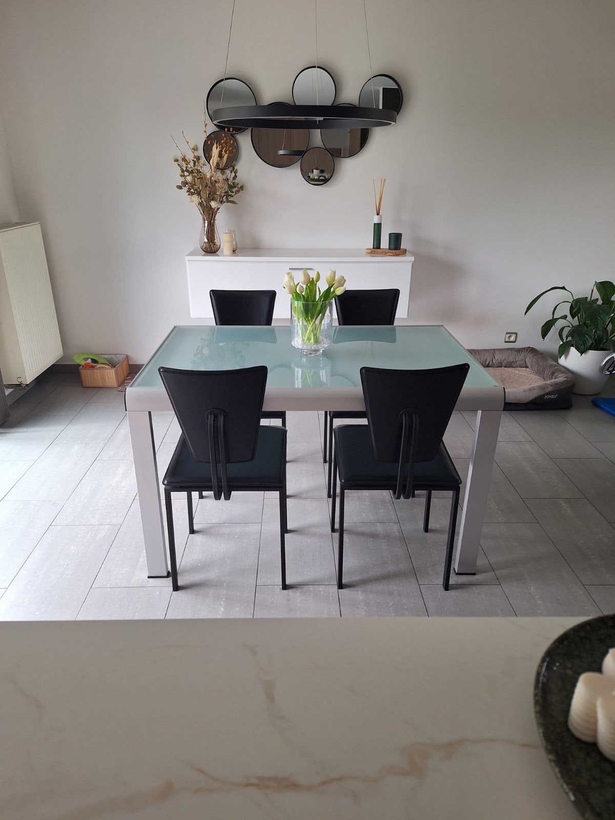 Design eetkamertafel met 6 lederen stoelen, Huis en Inrichting, Ophalen, Zo goed als nieuw, Modern design, 4 tot 6 stoelen