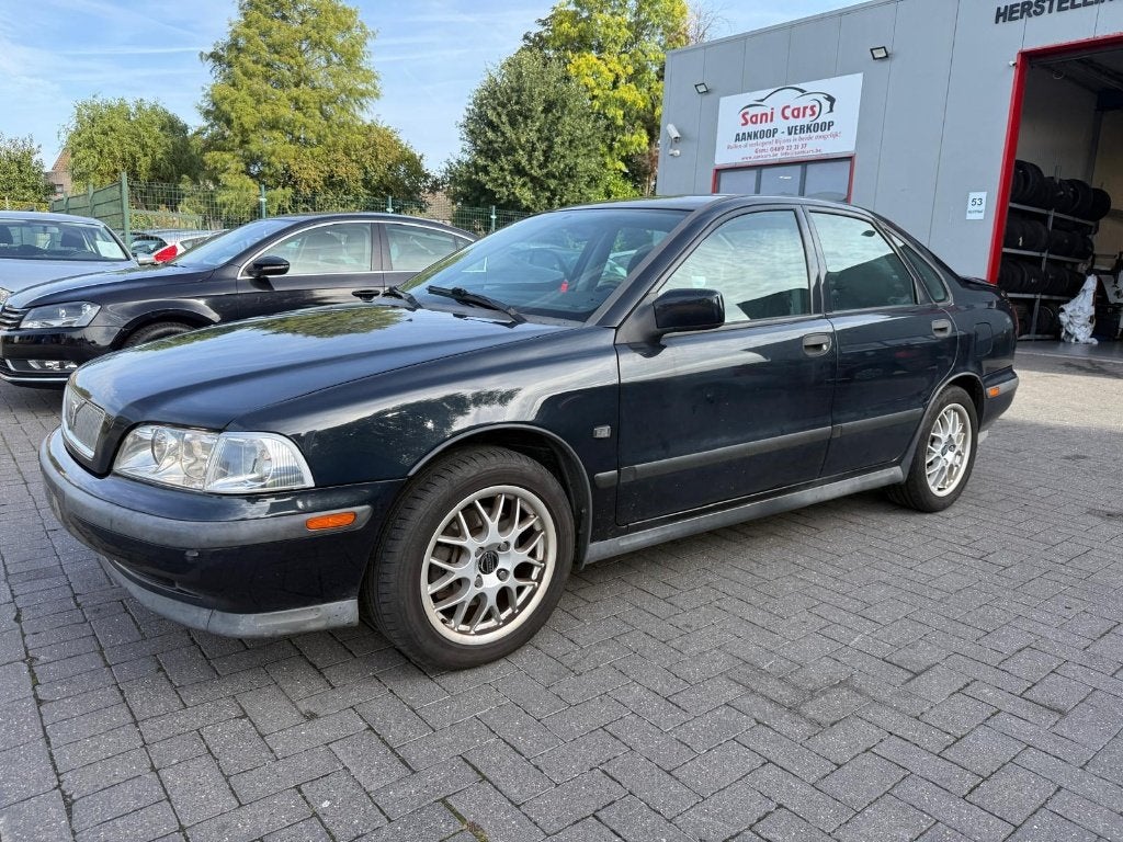 Volvo S40 1.8 benzine uit 1999 160.000 km in goede staat, Auto's, Voorwielaandrijving, Zwart, Zwart, Leder