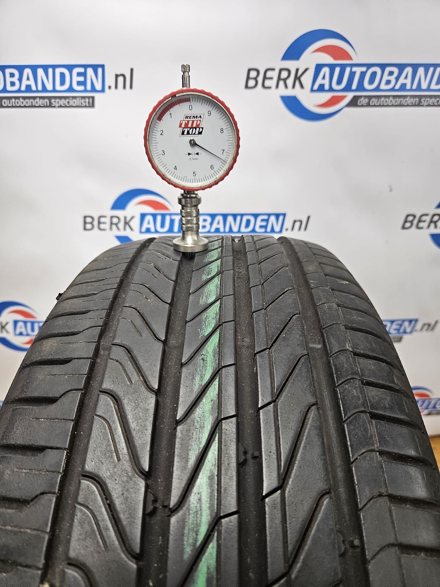 2x Continental Ultracontact XL 205/45 R17 88V 205/45/17 2054, Auto-onderdelen, Banden en Velgen, Gebruikt, -, -, 17 inch