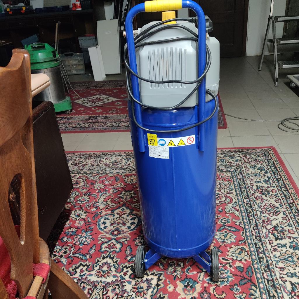 compressor 50l  op wieltjes, Doe-het-zelf en Bouw, Compressors, Ophalen, 6 tot 10 bar, Zo goed als nieuw, 25 tot 100 liter
