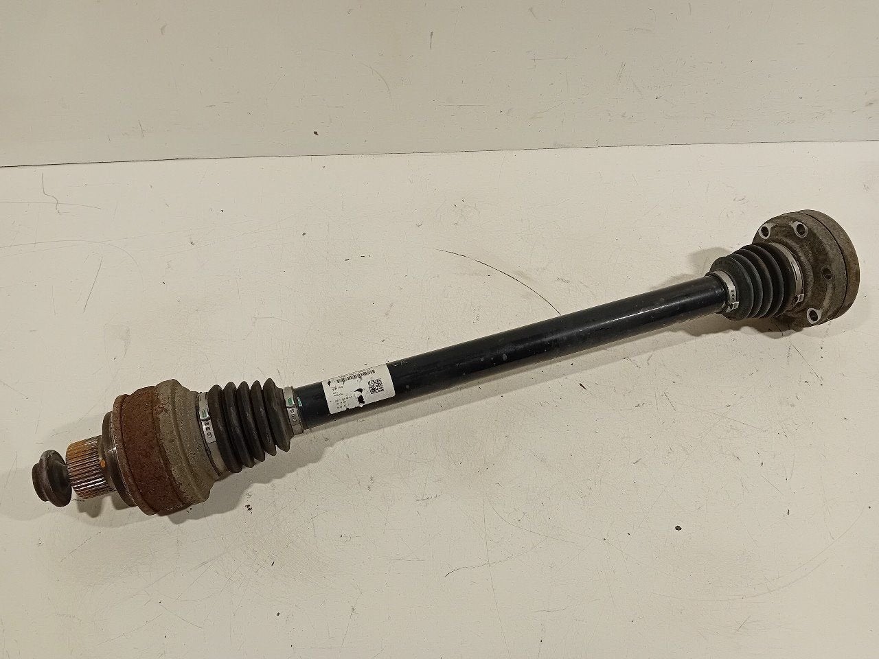 Aandrijfas links achter Volkswagen Touareg, Onderdelen@venauto.nl, Van der Ven Autorecycling B.V., Ettenseweg 76, 4706 PB Roosendaal, The Netherlands