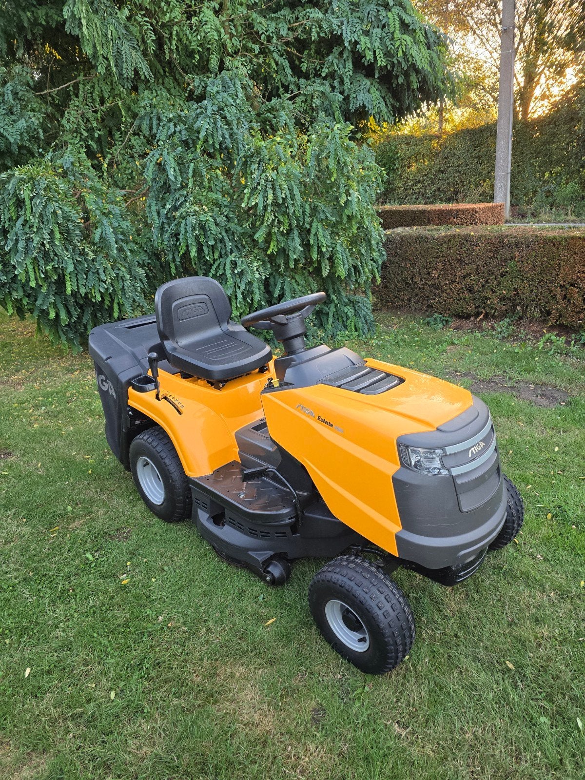 Tondeuse autoportée Stiga, Jardin & Terrasse, Tondeuses autoportées, Moins de 90 cm, Comme neuf, Enlèvement, Bac de ramassage