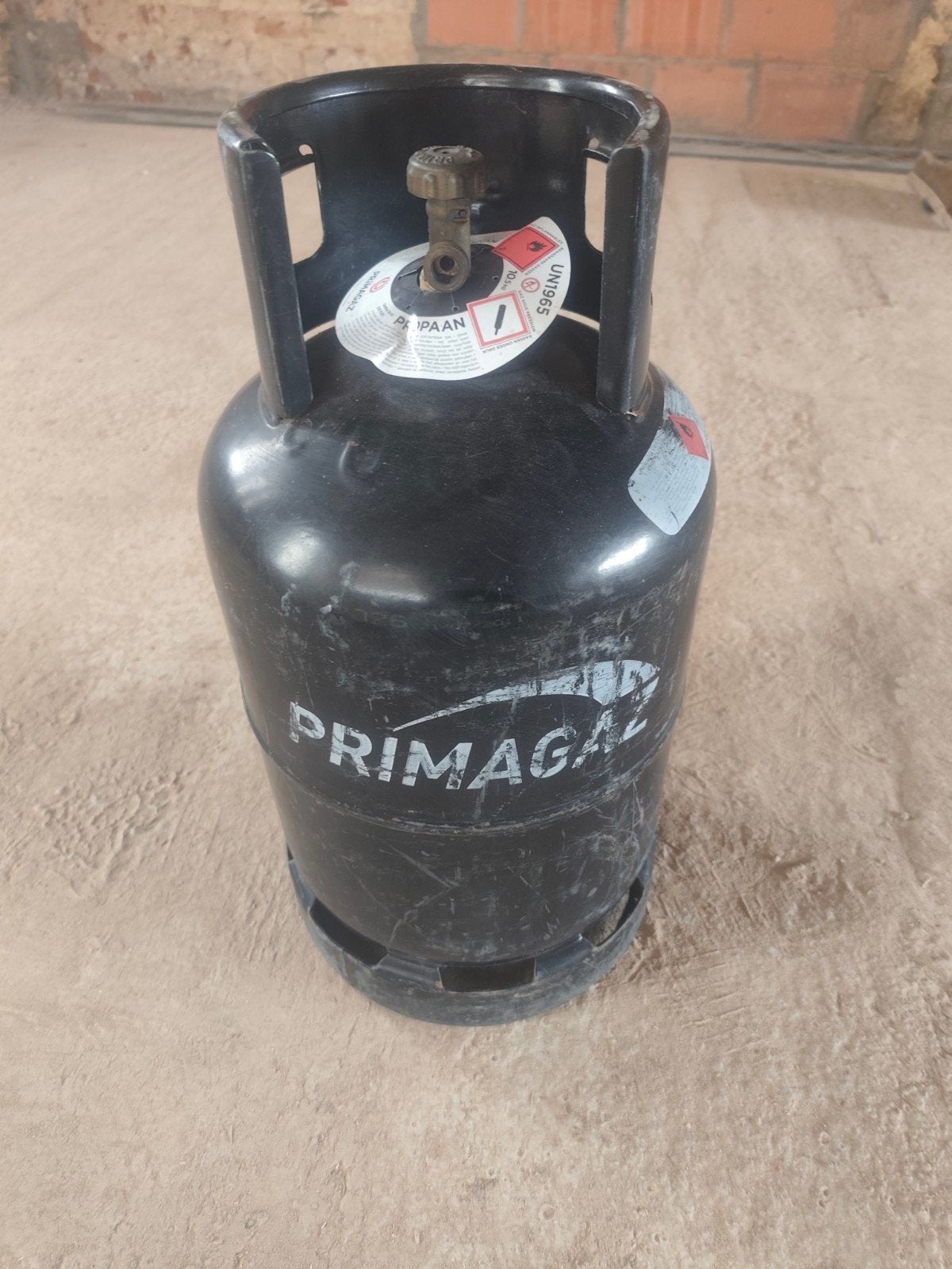 Bonbonne de gaz vide, Enlèvement