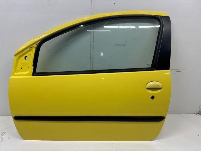 Portière 2portes gauche d'un Peugeot 107 (KBL), -, 3 mois de garantie, Utilisé, Porte