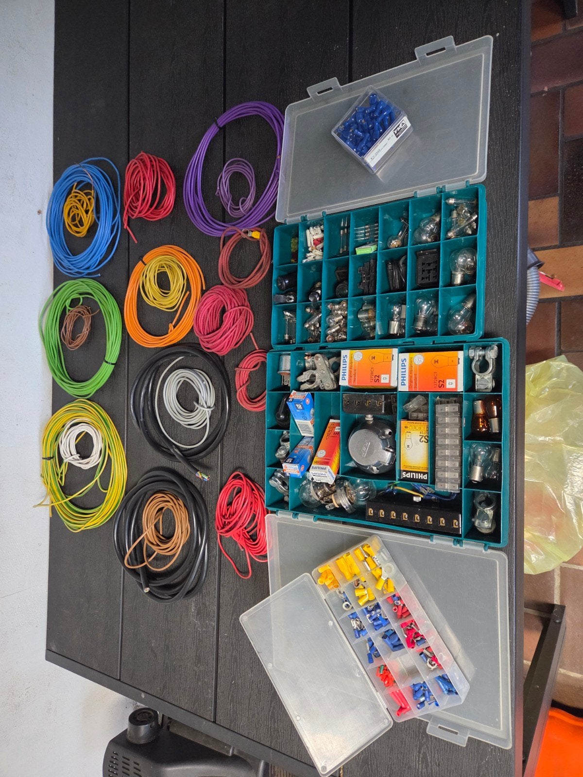 Diverse voertuig elektronica aansluitmateriaal enz, Ophalen