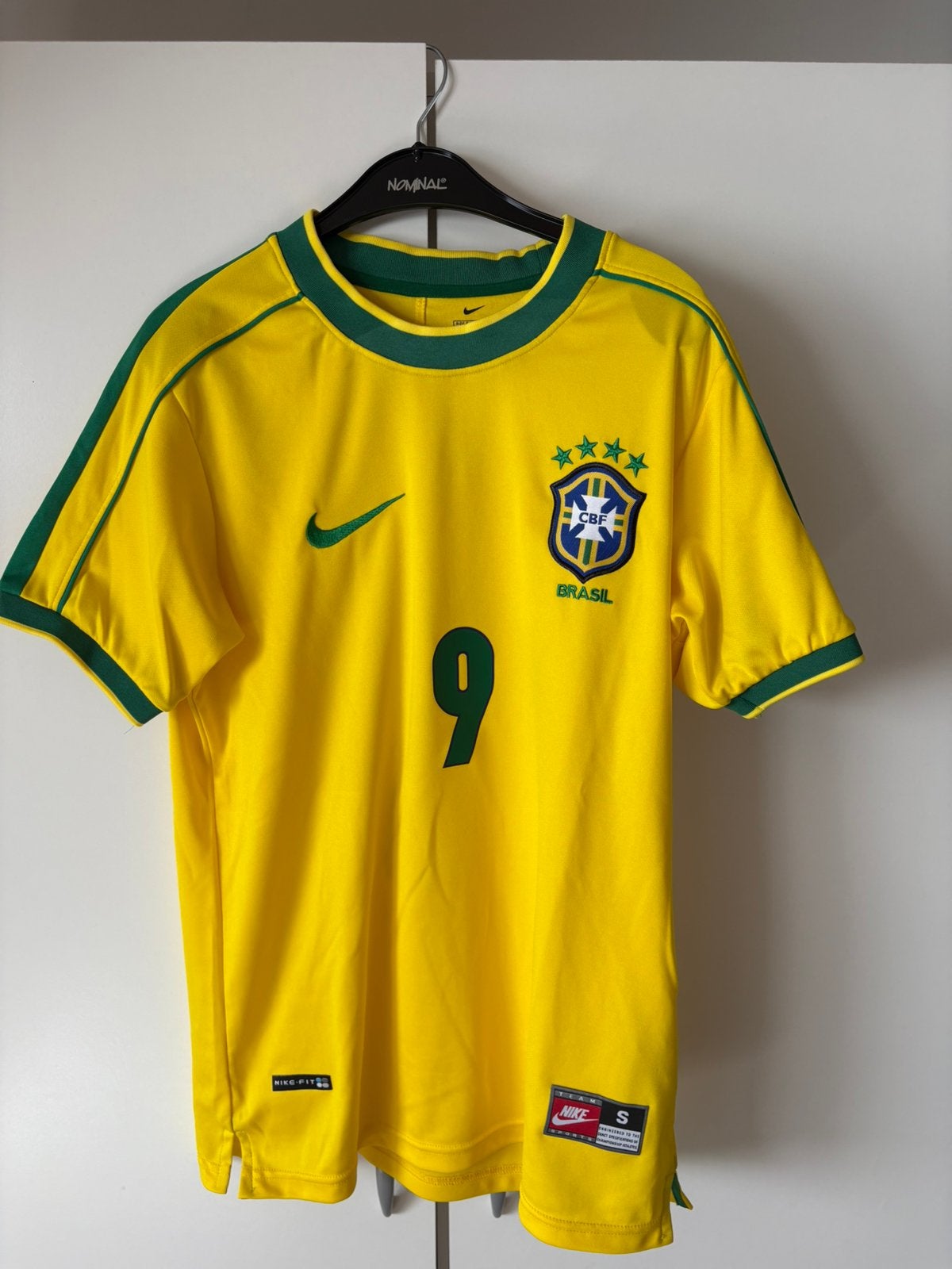 Retro voetbalshirt Brazilië - Ronaldo, Sport en Fitness, Voetbal, Maat S, Ophalen, Zo goed als nieuw, Shirt