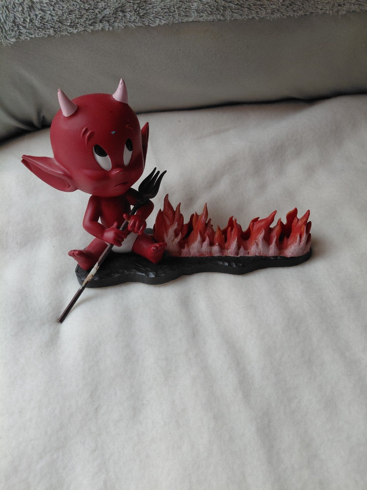 Beeldje Demons & merveilles, Enlèvement