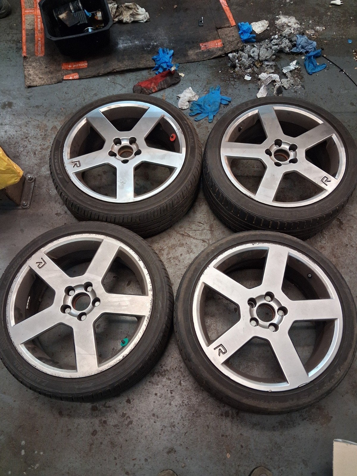 Volvo 18inch R velgen, Auto-onderdelen, Ophalen, Band(en)