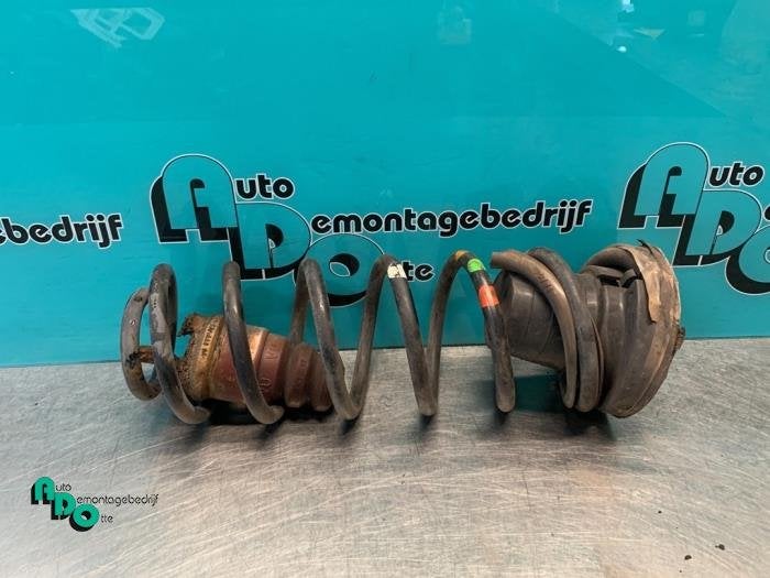 Ressort de flexion arrière d'un Peugeot Partner (Partner 08, -, 3 mois de garantie, Utilisé, -