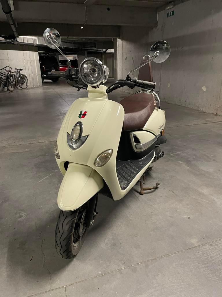 Scooter GTS A Class, Fietsen en Brommers, Ophalen, Klasse A (25 km/u), Zo goed als nieuw, 50 cc