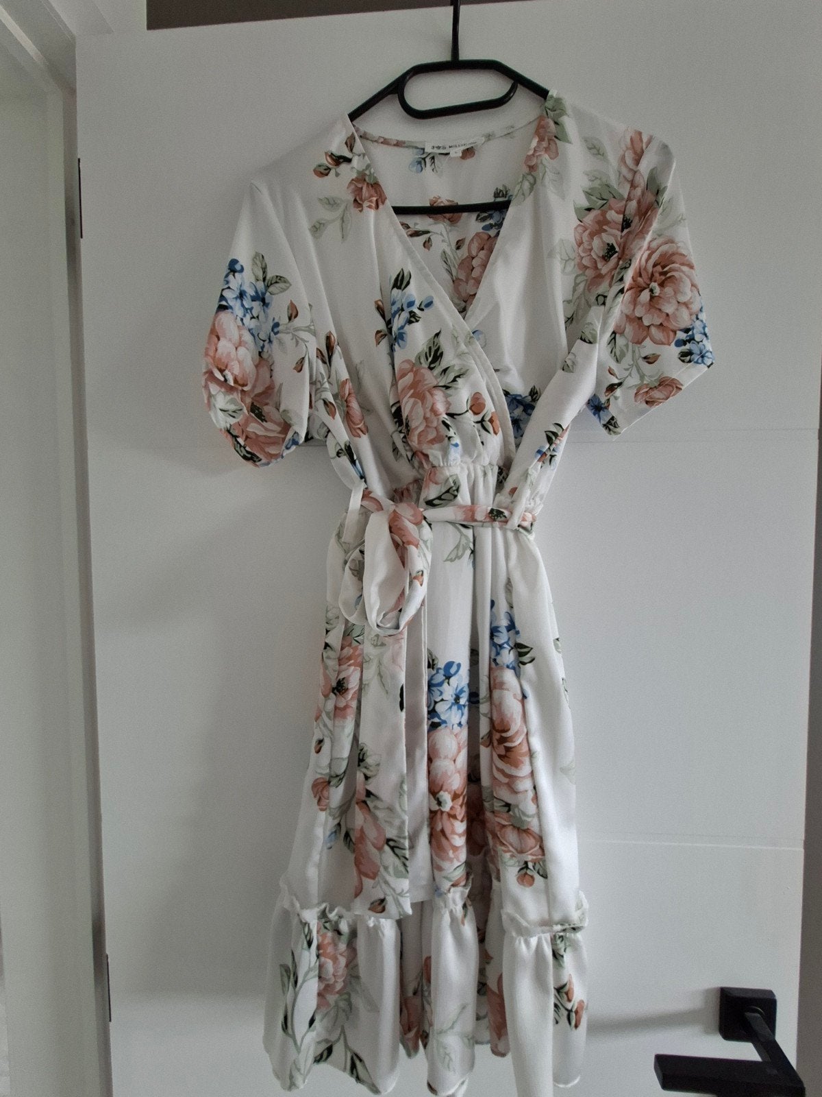 2  zomerkleedjes maat Large Nieuw staat!, Ophalen, Blauw, Maat 42/44 (L), Millenium