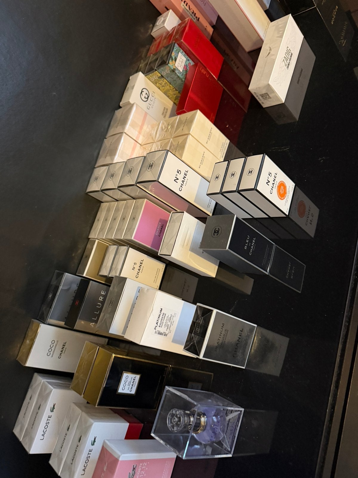 Parfums et cosmétiques, Ophalen, Nieuw