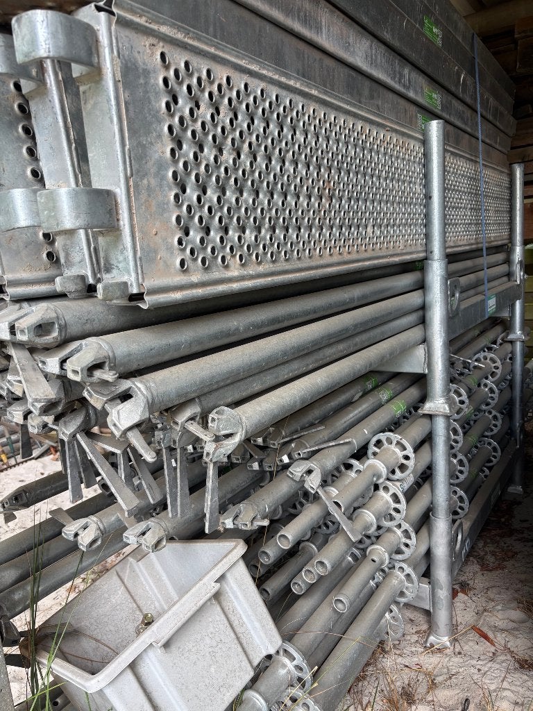 Steiger in perfecte nieuwstaat, Doe-het-zelf en Bouw, Steigers, Ophalen, Nieuw, Gevelsteiger, 5 meter of hoger