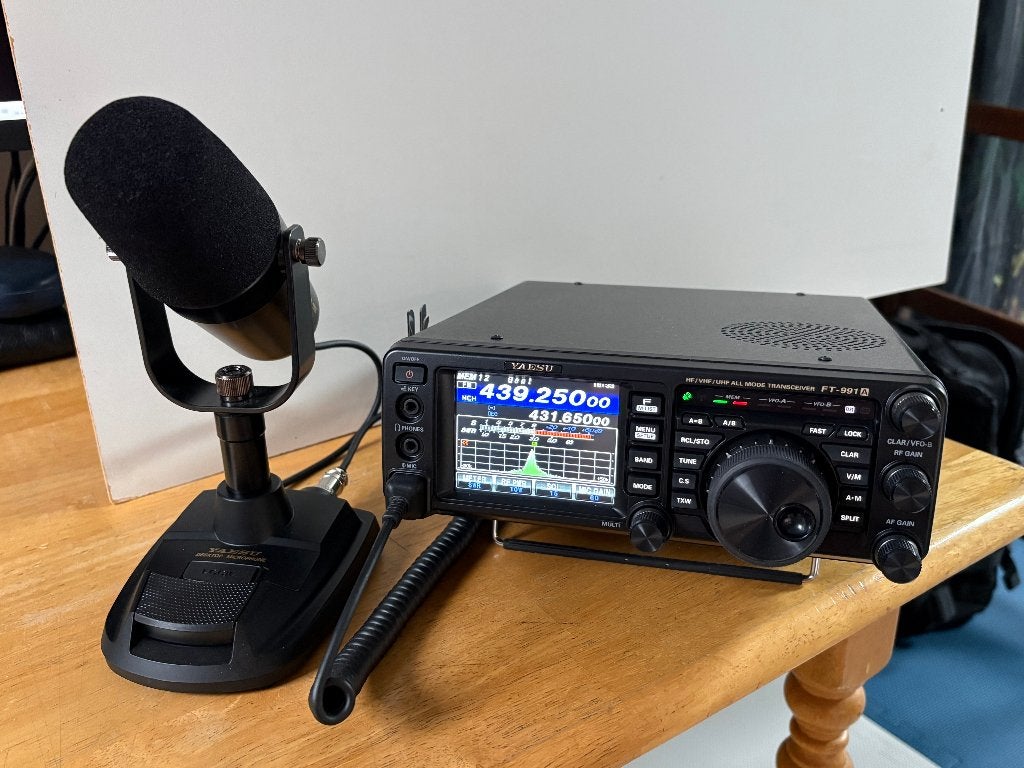 Yeasu FT-991A + M-90D, Enlèvement, Comme neuf, Émetteur et Récepteur