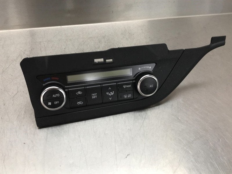 PANNEAU DE COMMANDE CHAUFFAGE CLIMATISATION Auris (E18), Utilisé, Toyota
