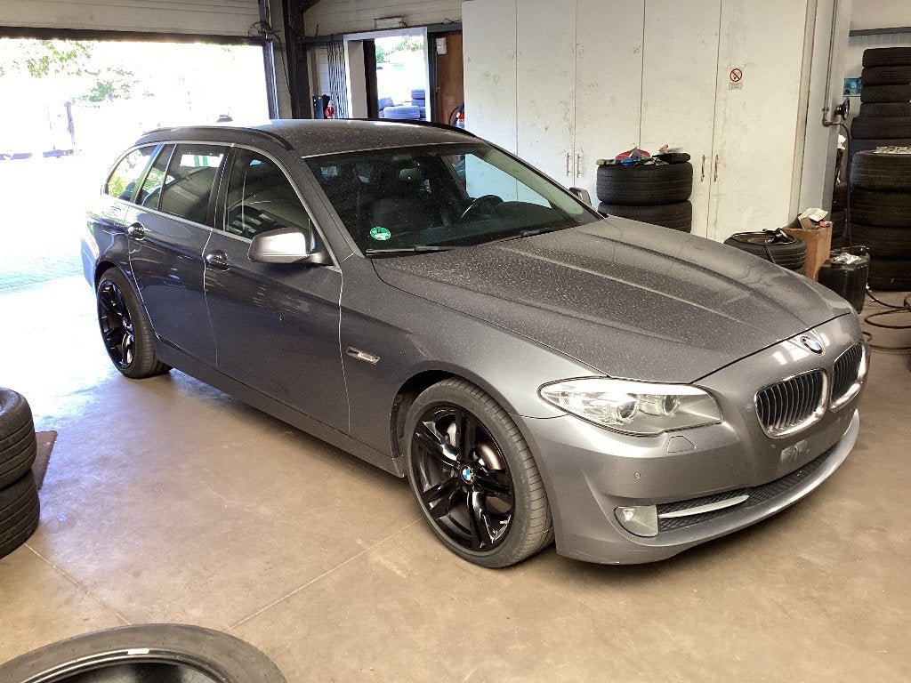 BMW 525D automaat, Autos, BMW, Cuir, Carnet d'entretien, Noir, 5 portes