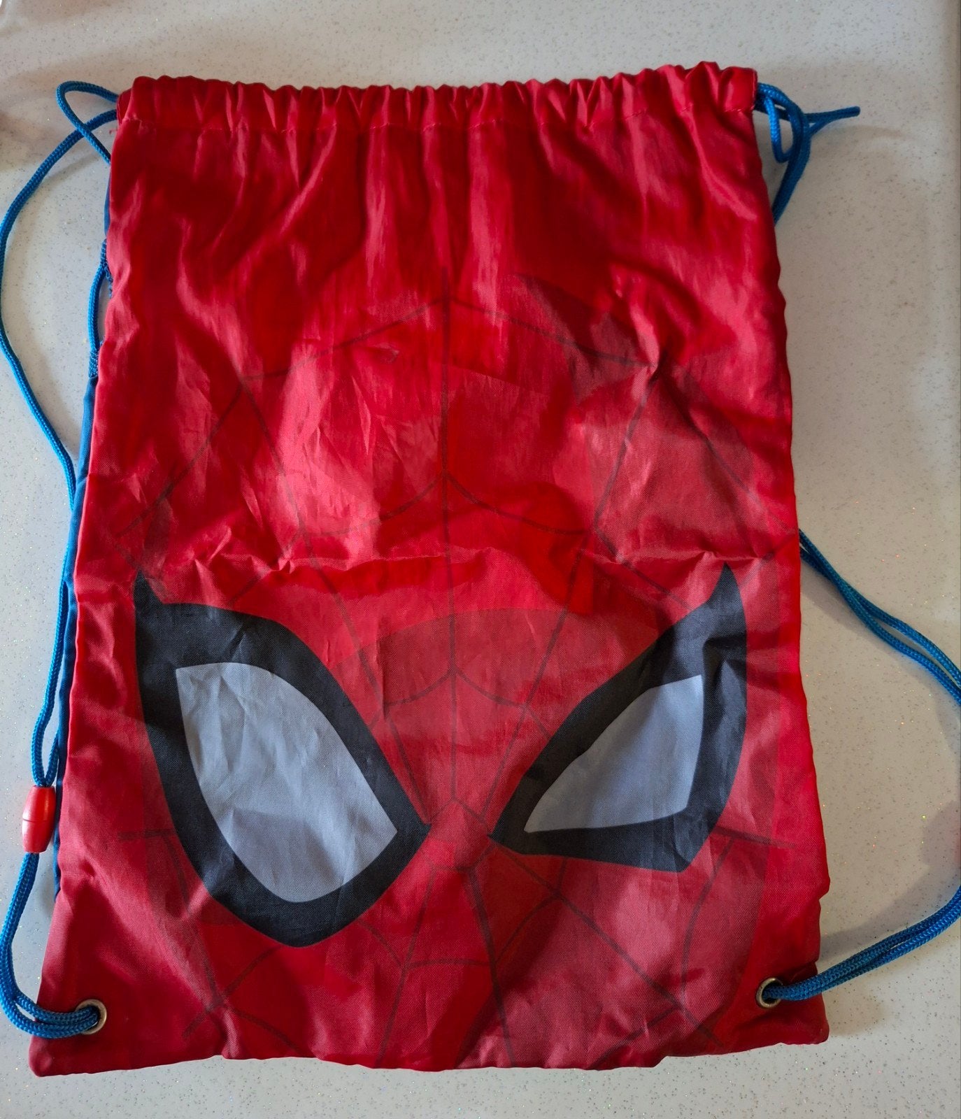 sac de sport spiderman, Enlèvement