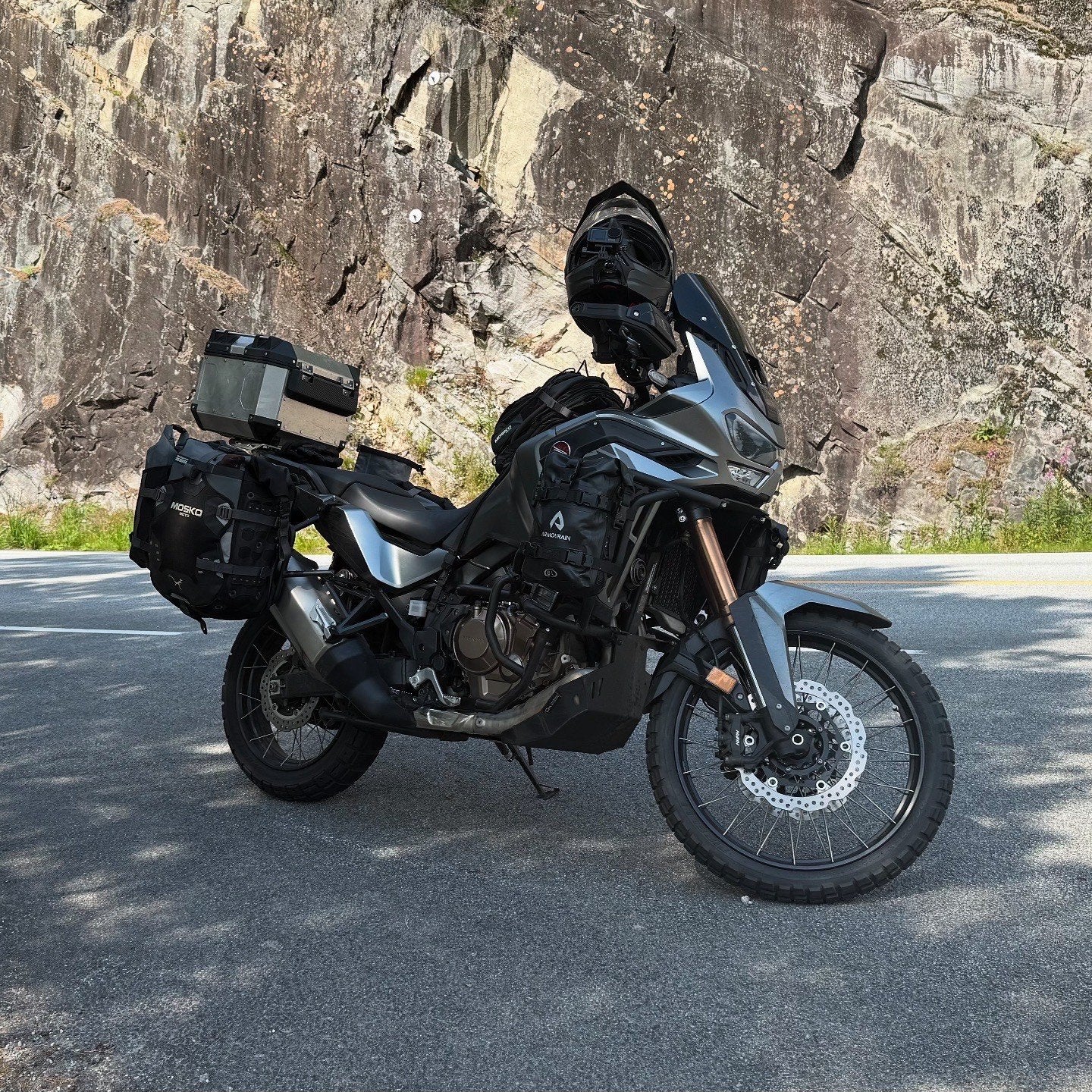 Honda ATAS 2023 - Manueel - Reisklaar uitgerust, Motoren, 2 cilinders, Handvatverwarming, Motorrijbewijs A, Particulier
