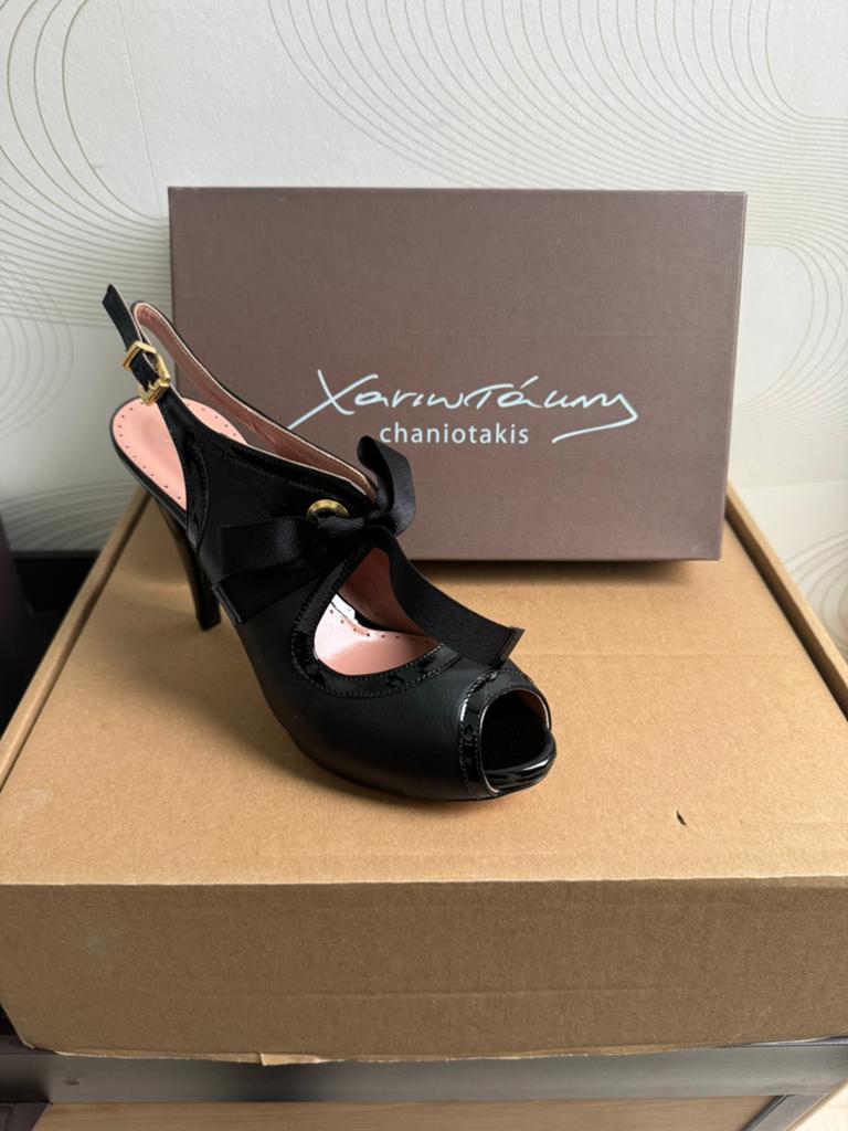 Escarpins à bride arrière à nœud en cuir noir Chaniotakis, Neuf, Enlèvement ou Envoi, Chaussures à haut talons, Noir