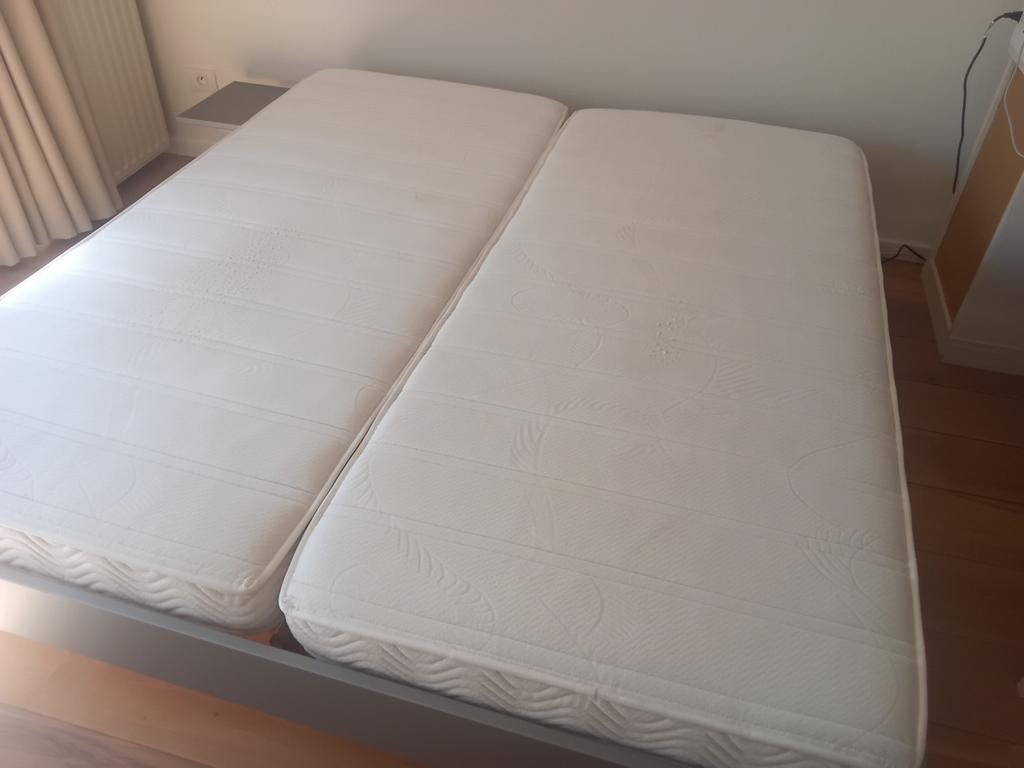 Bed 180x200 cm inclusief lattenbodems en matrassen, Enlèvement
