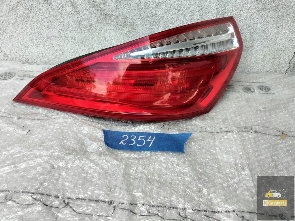 Feu arri re droit Mercedes SL AMG A2318200264, Mercedes-Benz AG, Mercedes-Benz, Utilisé, Mercedesstrasse 120
70372  Stuttgart, DE