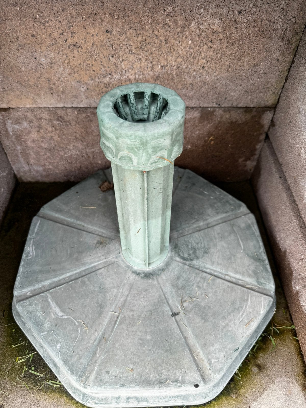 Pied de parasol en beton, Enlèvement, Utilisé, Base de parasol, Réglable