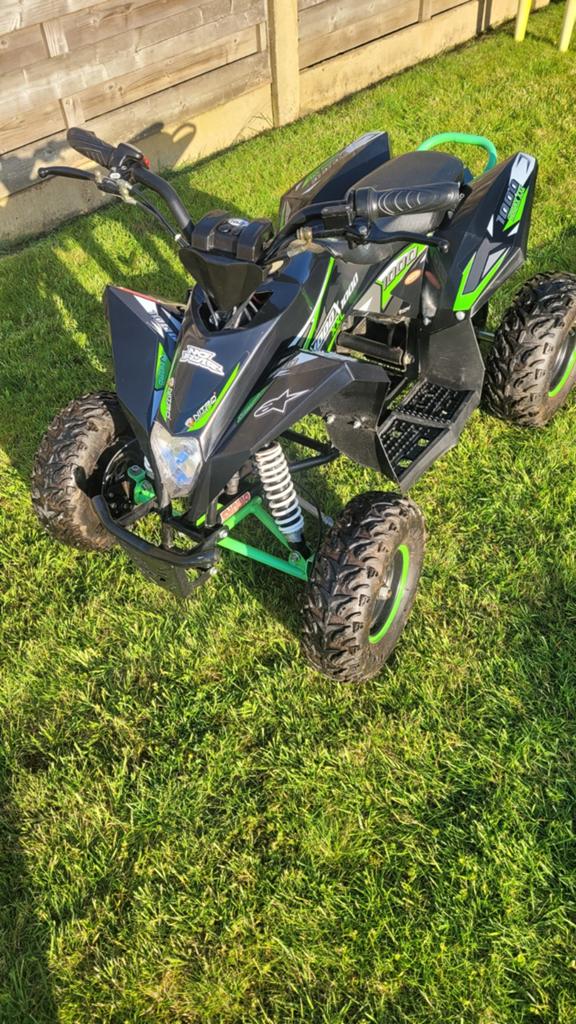 Quad  elektrisch 1000w (kinderen) zeer verzorgde staat., Motoren, Quads en Trikes, Ophalen