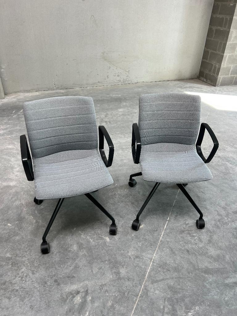 Ahrend well chair, Huis en Inrichting, Bureaustoelen, Ophalen, Zo goed als nieuw, Grijs, Bureaustoel