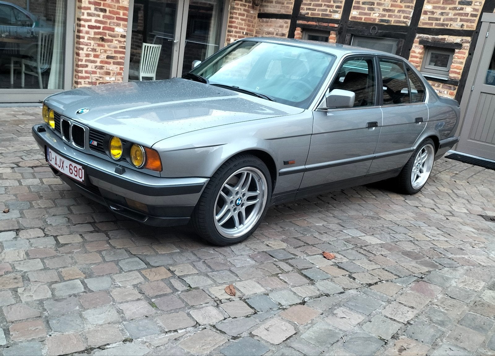 BMW e34 535i 1988 165000 km, pas de rouille, très belle, Cuir, Boîte manuelle, Noir, 3430 cm³