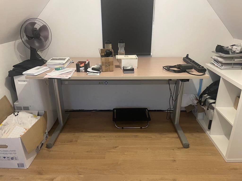 Elektrische zit-sta bureau, Huis en Inrichting, Bureaus, Ophalen, Zit-sta bureau, 160 cm, Zo goed als nieuw