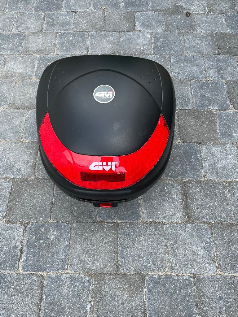 GIVI, Motoren, Ophalen, Zo goed als nieuw
