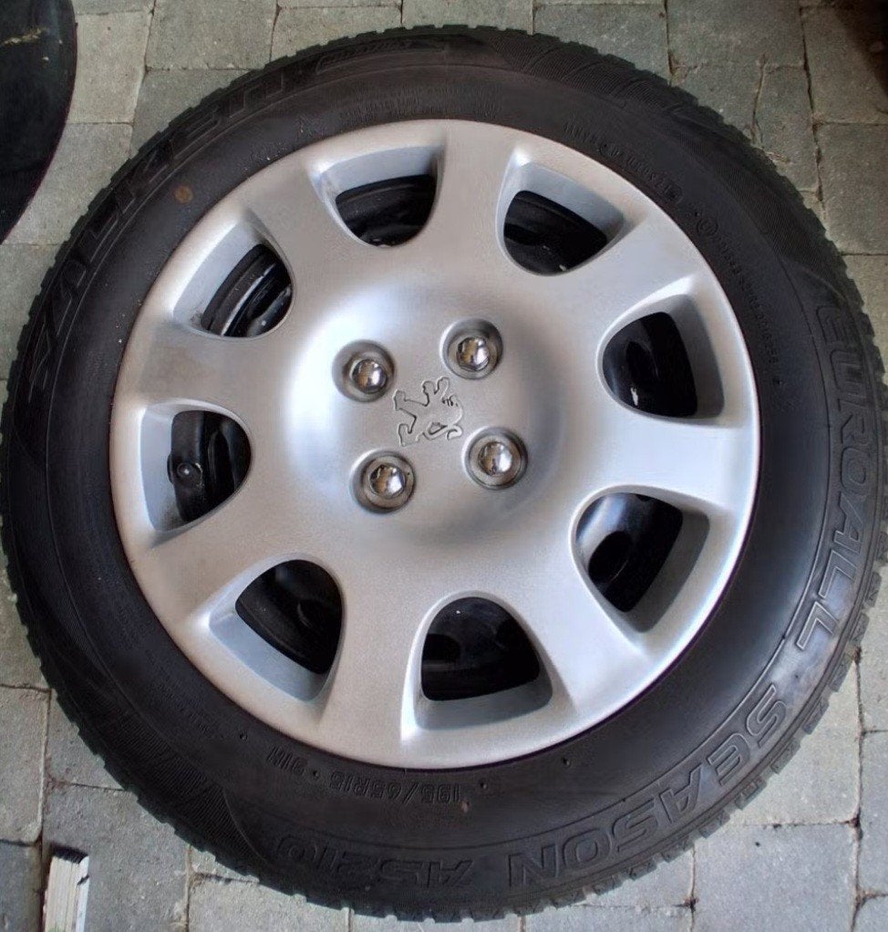 4 sezoens banden met stalen velg berlingo/partner, Auto-onderdelen, Ophalen, Bestelwagen, All Season, Banden en Velgen